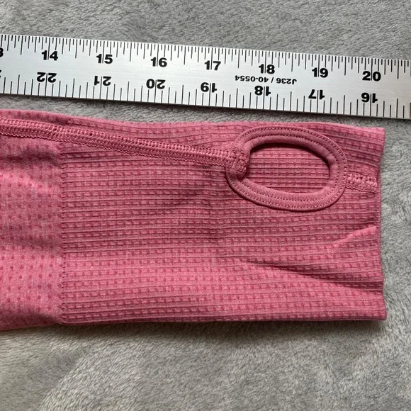 Gymshark sz M Soft Pink Long Sleeve Crop Top Athletic Workout Gym EUC - Picture 10 of 13